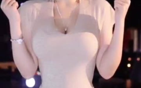 网易CC深田老师的微博账号，如何关注她的动态？