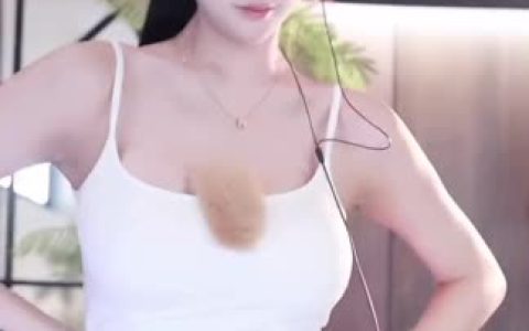 万万跳舞女团视频，万万与女团合作舞蹈视频分享