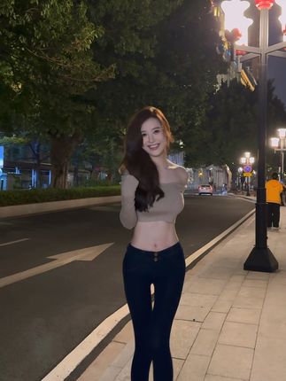 快手网红小岚岚最新动态，直播日常与粉丝互动分享