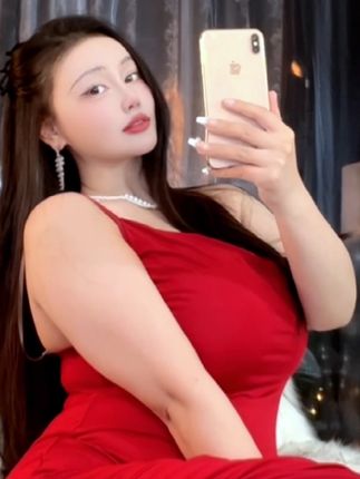 虎牙小海豚舞蹈表演,她的舞姿为何深受观众喜爱