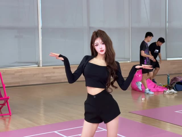 你的泡泡椅子舞全集，精彩表演大放送