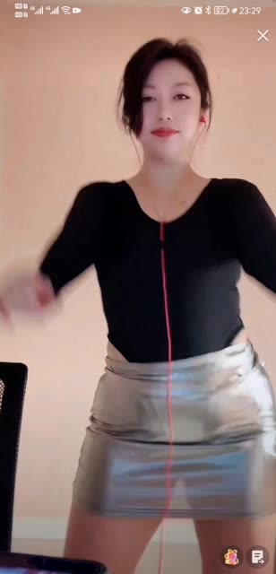 抖音魅澜希(原虎牙主播小海臀)热舞揭秘,她的私人群定制内容