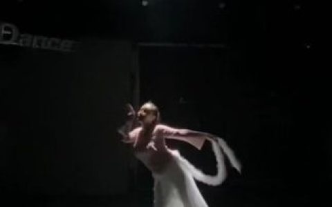 虎牙小海豚微博舞蹈分享，最新舞蹈视频与生活片段