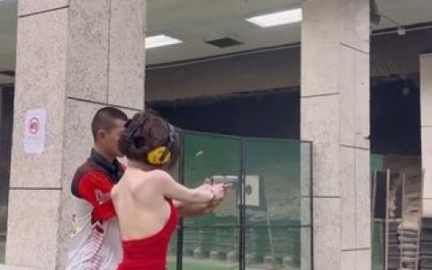 快手小岚岚定制舞蹈诱惑十足，最新定制视频大揭秘