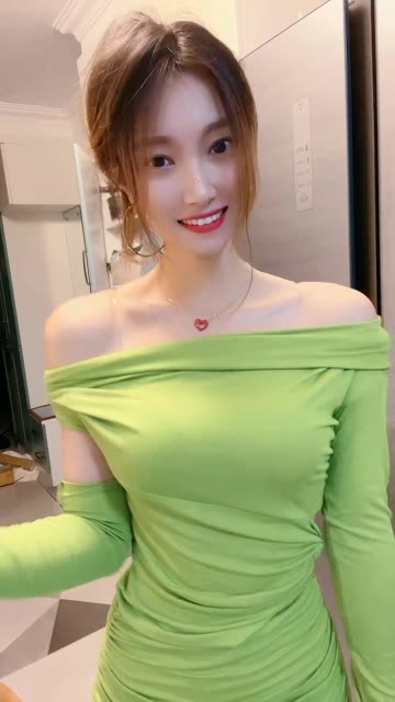 抖音魅澜希(原虎牙主播小海臀)热舞揭秘,她的私人群定制内容