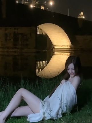 快手小岚岚疯传视频,讨论她的内容为何引发如此热议?