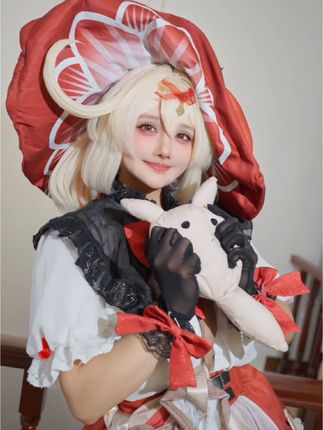 古阿扎微密蛋糕定制视频热议，她的私人订制舞蹈为何吸引眼球？