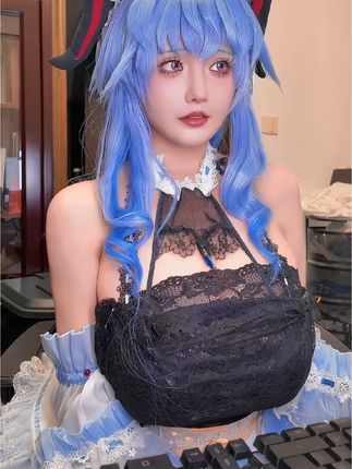 古阿扎付费图片分享,专属内容是否值得粉丝买单?