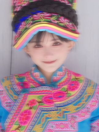 古阿扎樱桃奶油蛋糕事件,她的定制视频为何火爆?