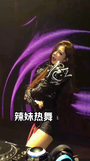 快手燕儿顶跨舞视频解析,这段舞蹈为何让粉丝惊呼不已?