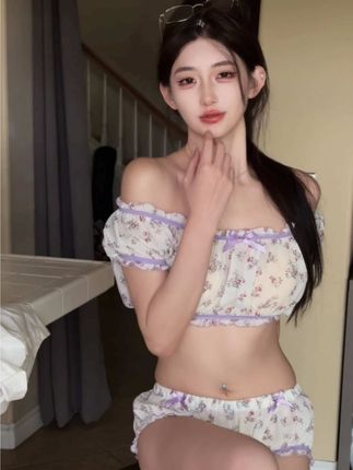 粥粥酱写真内容合集,她的最新作品展示了什么