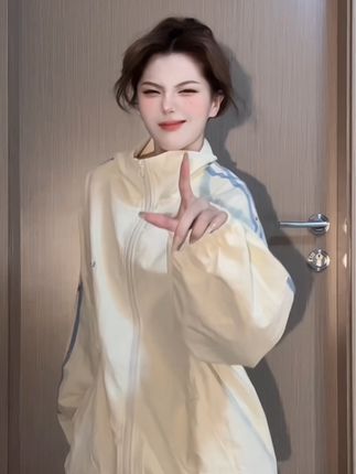 桃酥酥表情包火出圈,虎牙人气主播的多面魅力