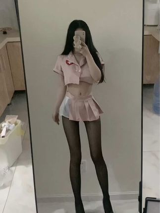 weme圈子小芋泥yyy资源解析,如何欣赏她的付费作品与美照?