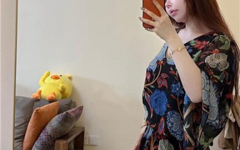 玫桃泡芙的黑丝长腿图集，粉丝追捧的原因大揭秘