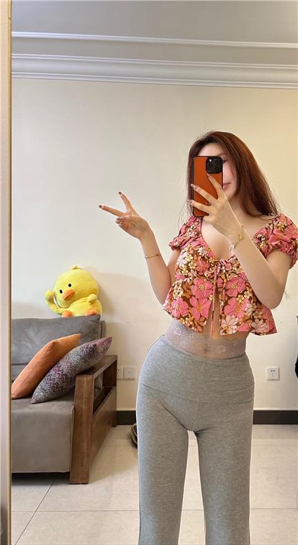 玫桃泡芙的个人资料揭秘,从微密圈到微博的成长