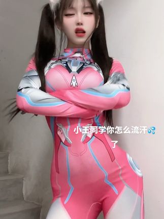 萱萱仙女短视频合集，热门卡点视频《朝你大胯捏一把》