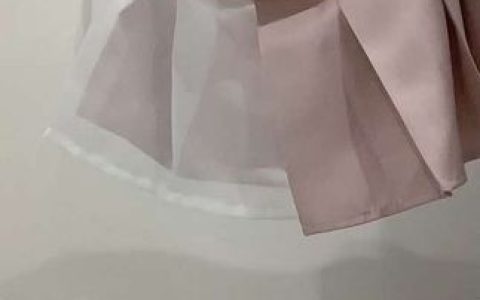 小芋泥yyy穿搭分享，她的时尚衣品如何在社交媒体上脱颖而出？