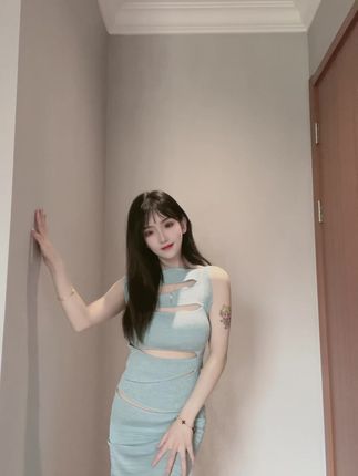 #美女舞蹈抖音热，崽崽aaa的小蛮腰舞步