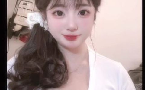 抖音软糖熊的直播互动，热闹弹幕点燃气氛