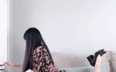 唐十七微博穿搭时尚解析，如何通过微博展示自己的魅力