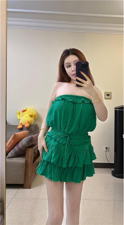 玫桃泡芙的黑丝长腿图集,粉丝追捧的原因大揭秘