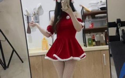 小芋泥yyy撩裙杀动作合集，探究她魅力十足的撩人瞬间