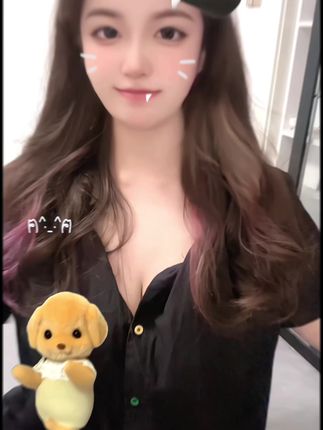 软糖熊露脸照片，颜值被粉丝热议