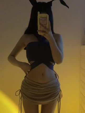 小芋泥yyy穿搭分享,她的时尚衣品如何在社交媒体上脱颖而出?