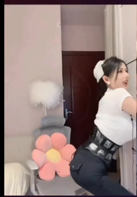 网红快手二姐疼你火爆视频,热舞、定制视频一站观看