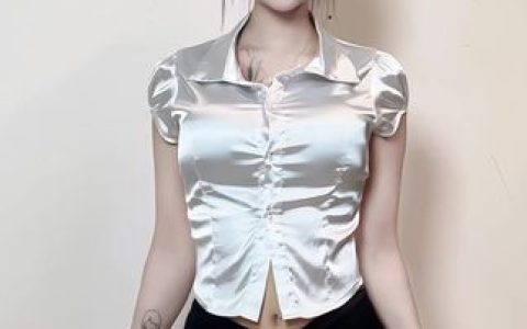 糊涂小Y1黑色战袍完整版，她的经典黑色战袍视频回顾