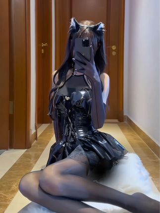 猫梨梨全套写真集，她的最新微密作品值得入手吗？