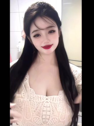 抖音软糖熊的直播互动，热闹弹幕点燃气氛