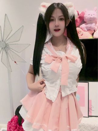 脑婆睡醒啦X时尚探讨,她如何引领潮流与时尚