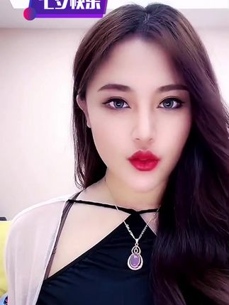 快手大玉儿在社交平台的表现，她如何维护与粉丝的关系？