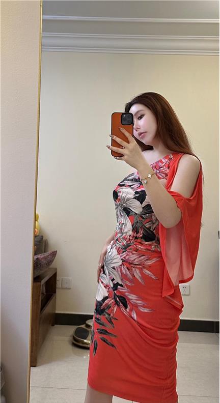 玫桃泡芙的黑丝长腿图集,粉丝追捧的原因大揭秘