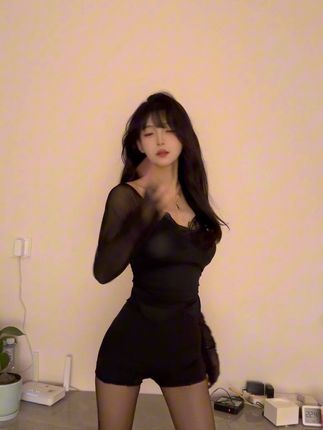 抖音一只树懒图片包合集,她的图片合集在哪可以找到?