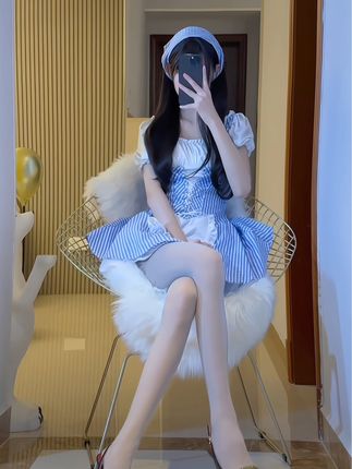 抖音猫梨梨cc微密圈的时尚照片,她的穿搭有何独特之处?