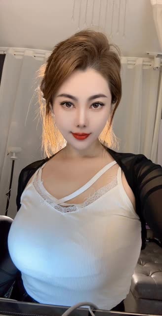 快手人物传记,网红安妮朵朵的成名之路与未来展望