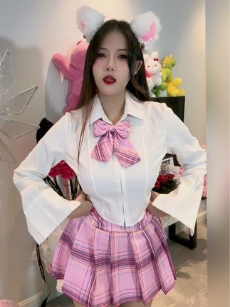 脑婆睡醒啦微密圈作品赏析,探寻她独特的艺术风格