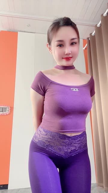 玲儿超甜定制女装牛仔裤舞蹈，她的牛仔裤热舞引爆全场