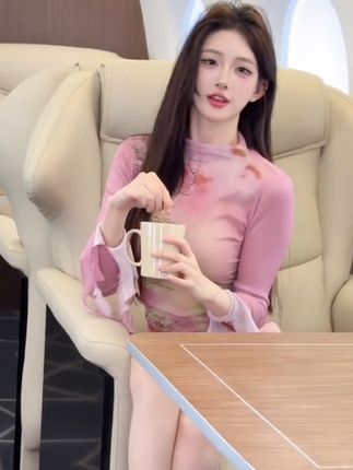 粥粥酱维密圈写真作品,她的私密内容展示了什么?