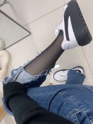 小芋泥yyy的穿搭风格分析,她的作品展示了什么样的魅力?