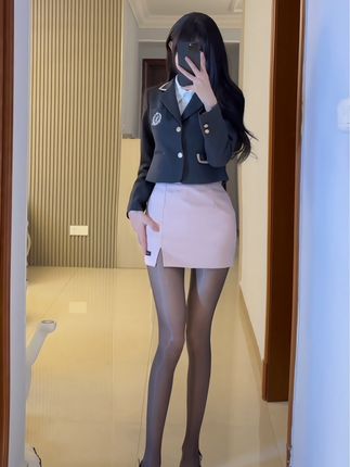 猫梨梨的穿搭风格解析,她的独特造型为何火爆?