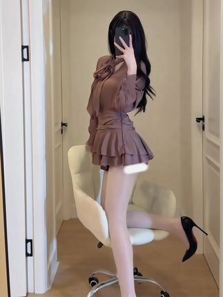 猫梨梨的穿搭风格,她的独特时尚造型有哪些亮点?