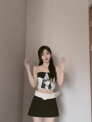 崽崽nana微密圈作品发布，反差风格大放异彩