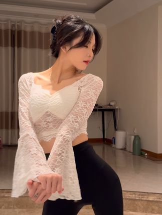 一只树懒的早期视频揭秘,她的个人成长故事带给观众什么