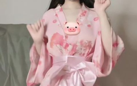 小芋泥yyy的时尚造型赏析，她的穿搭如何引领潮流？