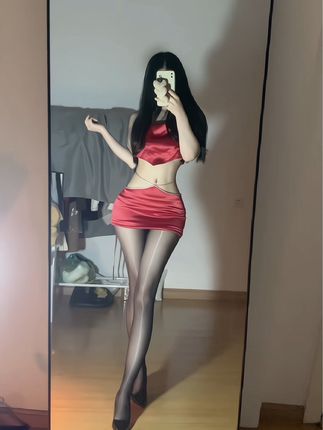 weme圈子小芋泥yyy资源解析,如何欣赏她的付费作品与美照?