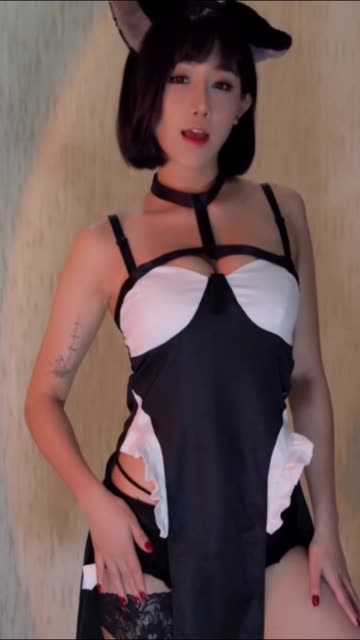 CC蜡笔小丸子直播热舞合集,她的表演为何让粉丝如此喜爱?