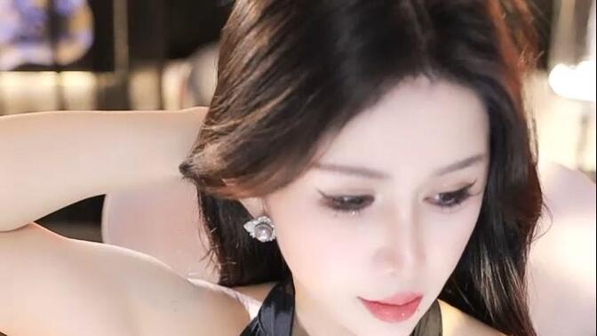 网易CC奶尤与西瓜对比,听说她比西瓜还大是真的吗?